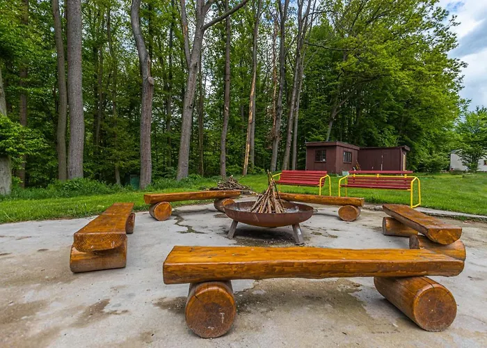 Andelska Laguna Slapy Кемпинг